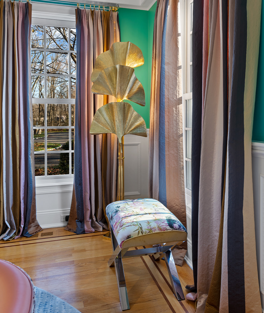 Small-Bench-Drapery-Lighting-Dining-Room-Interior-Design.jpg